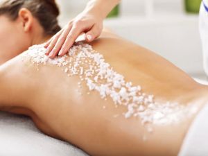 What to Expect During a Full-Body Exfoliation Treatment in the US