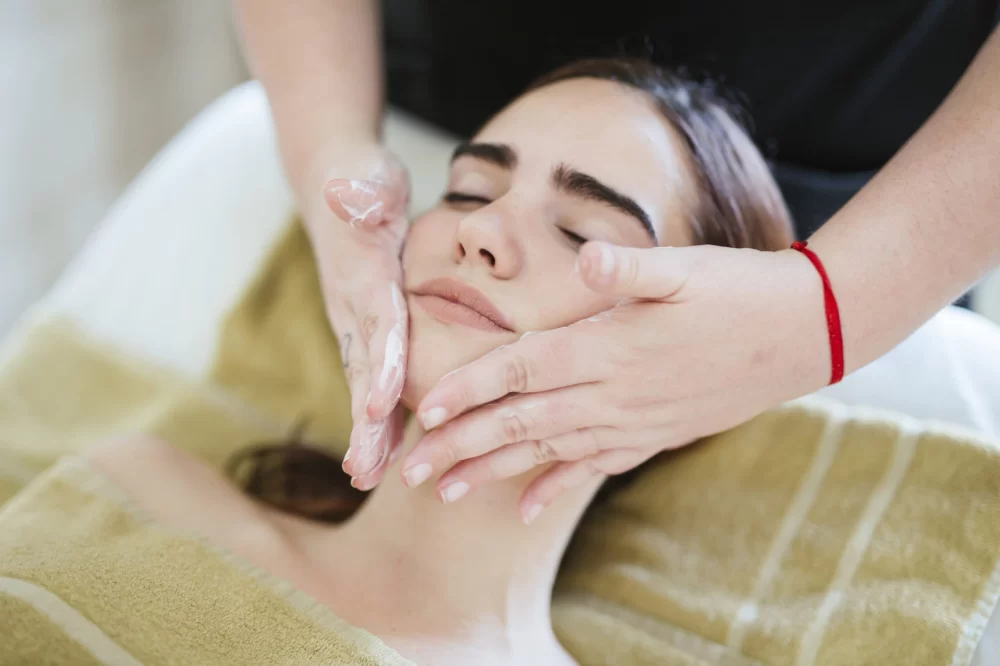 Discover Local Spas Offering Collagen Facials for Radiant Skin